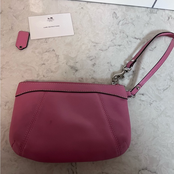 Vintage Coach Leather Wristlet - Picture 10 of 14